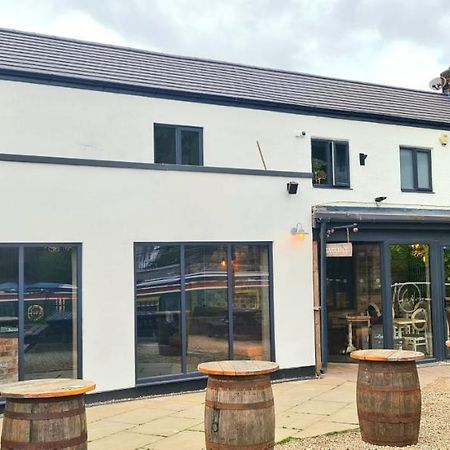 The Waterside Bar, Rooms & Restaurant スウィントン エクステリア 写真