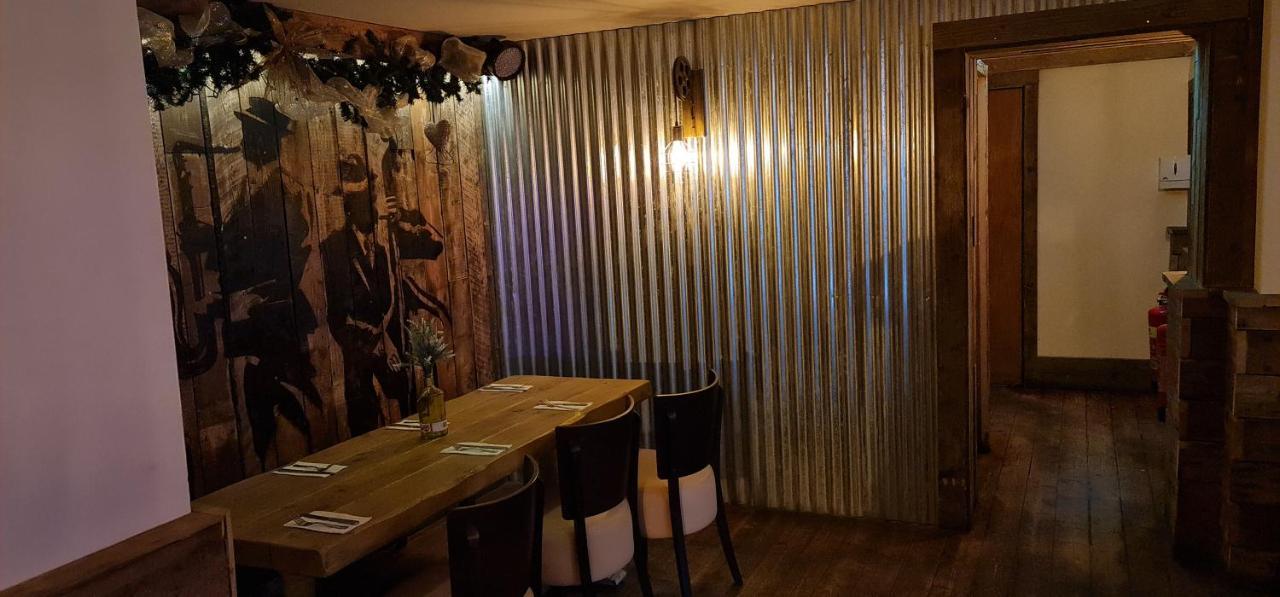 The Waterside Bar, Rooms & Restaurant スウィントン エクステリア 写真