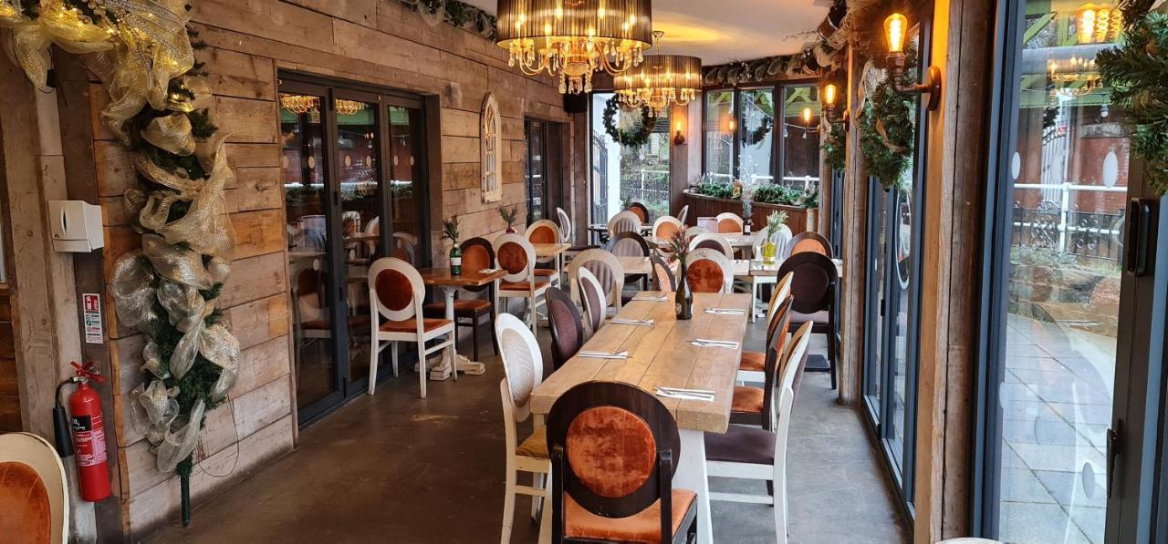 The Waterside Bar, Rooms & Restaurant スウィントン エクステリア 写真