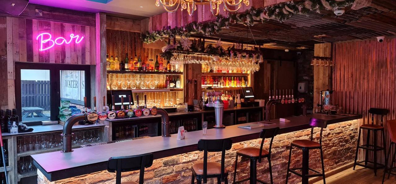 The Waterside Bar, Rooms & Restaurant スウィントン エクステリア 写真
