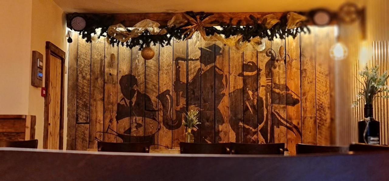 The Waterside Bar, Rooms & Restaurant スウィントン エクステリア 写真