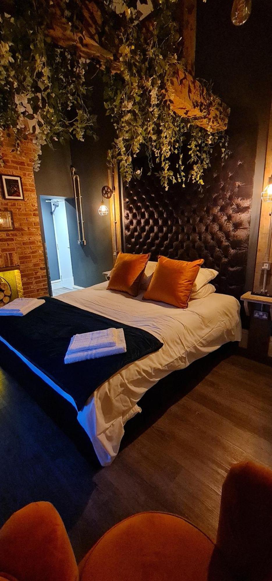The Waterside Bar, Rooms & Restaurant スウィントン 部屋 写真